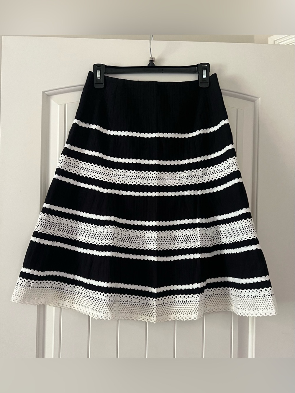 Talbots Black White Pleated Skirt Crochet A-Line Boho Cottage Women’s Size 4